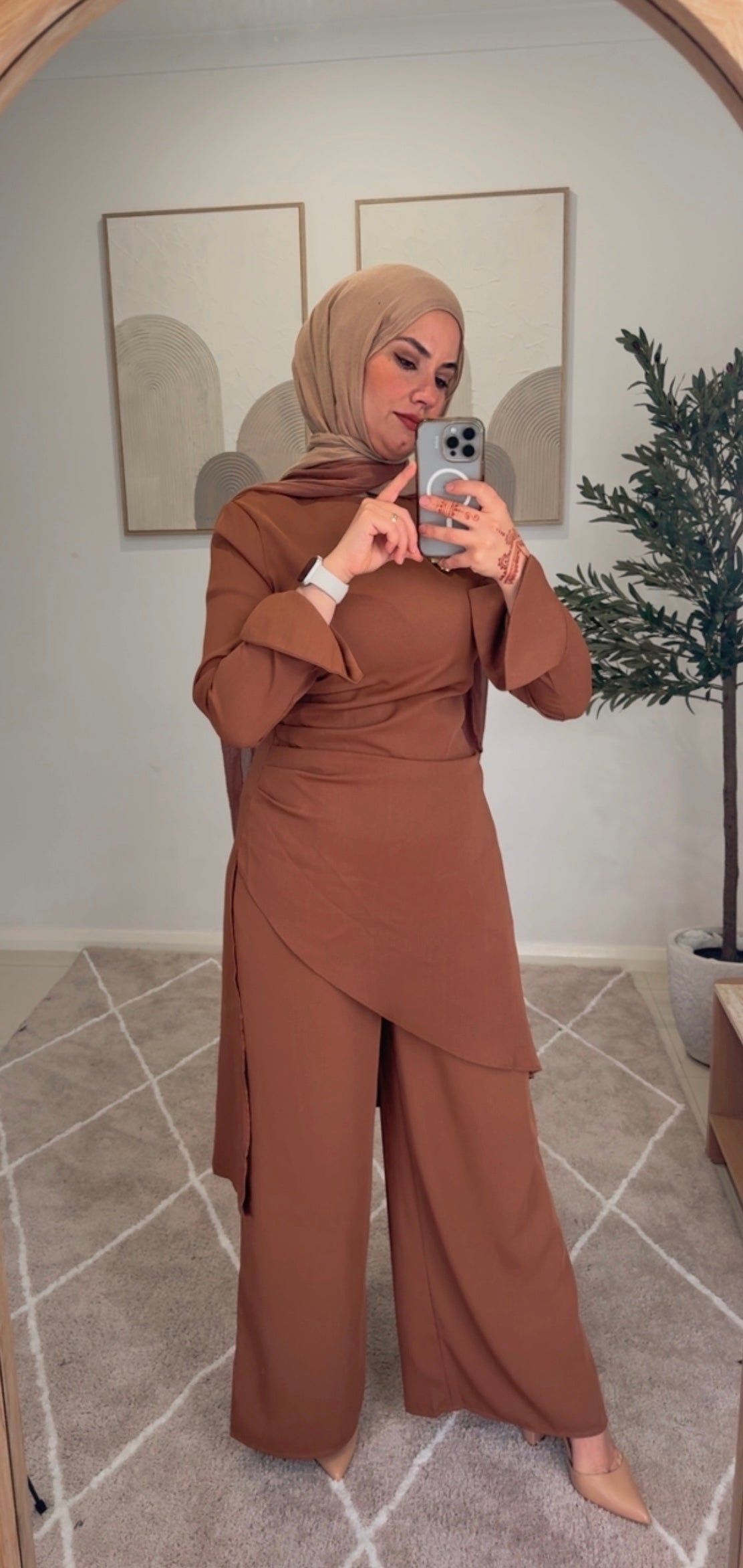 Carmela set