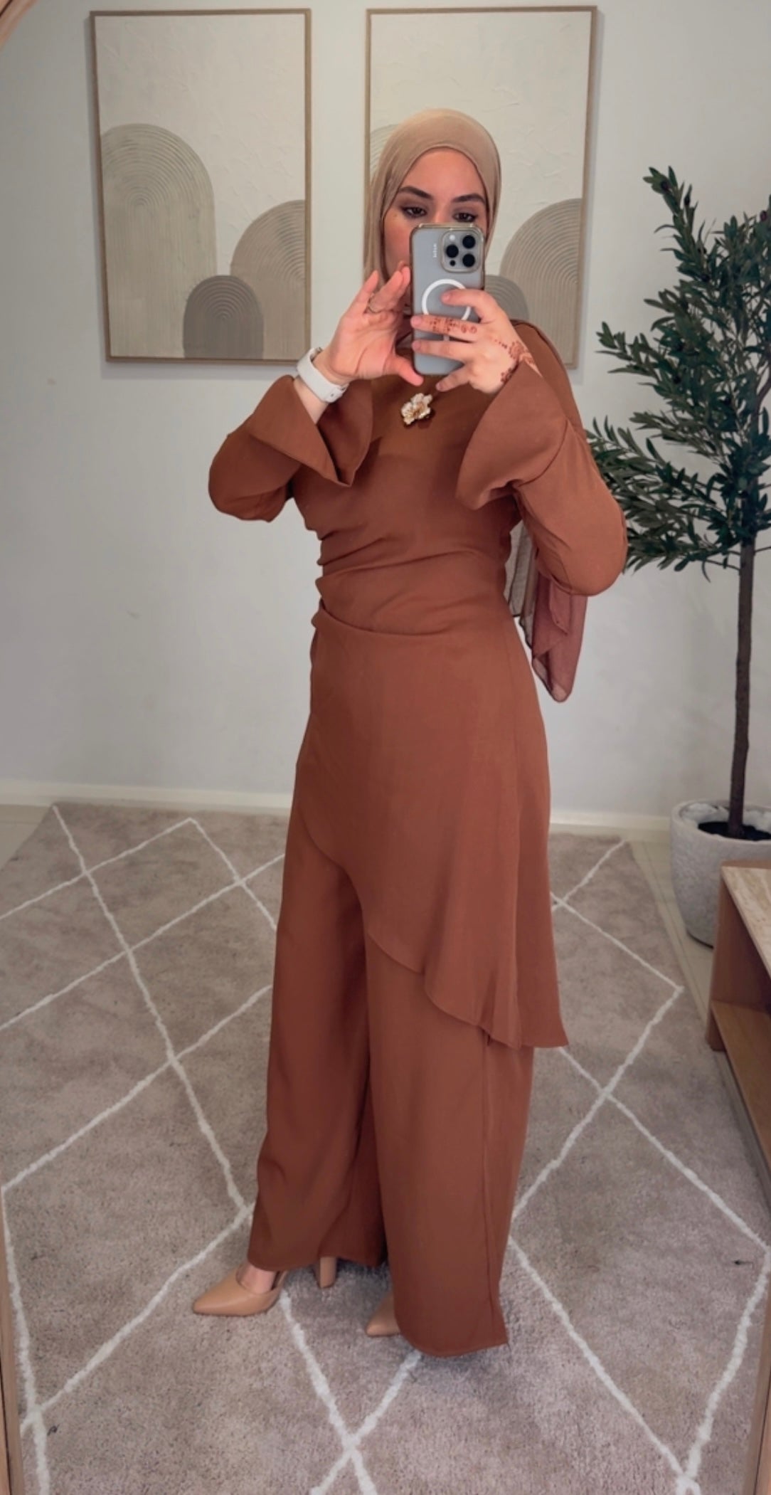 Carmela set